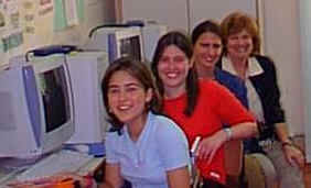 Francesca , Annamaria e Alessandra con la prof.ssa Pagliarone